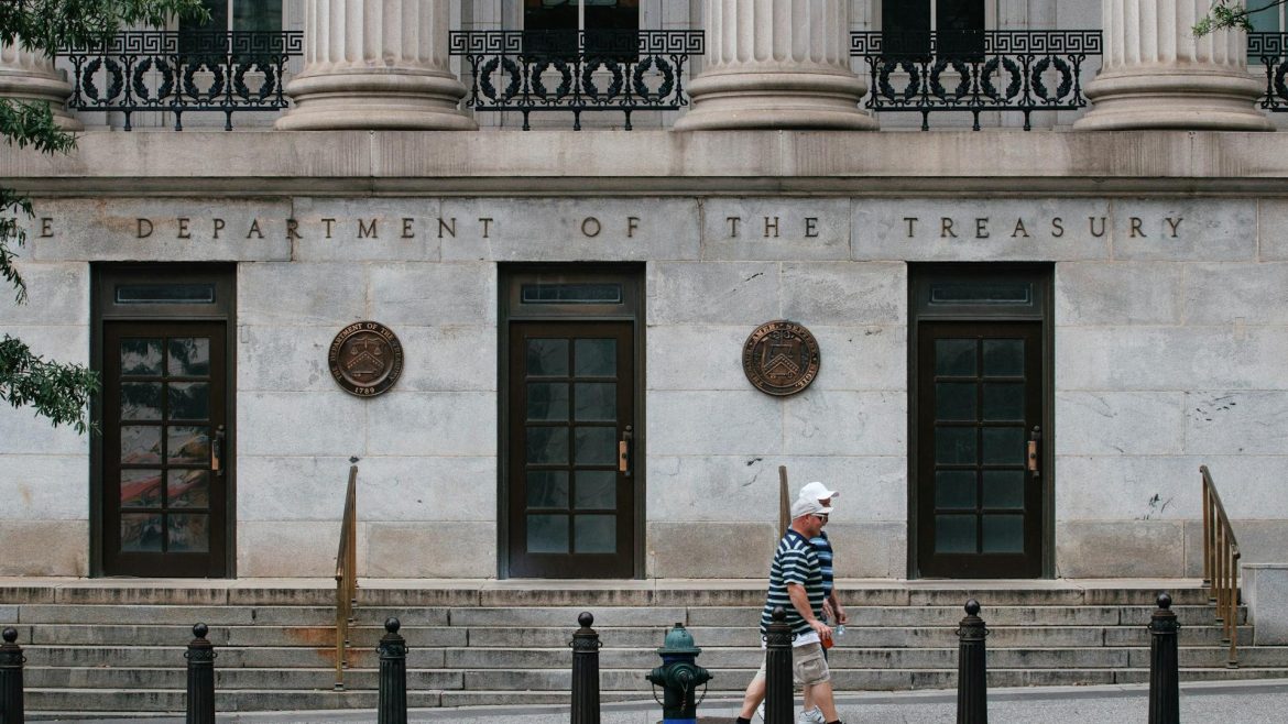 U.S. scraps proposed $10,000 reporting rule for for crypto sent to private wallets